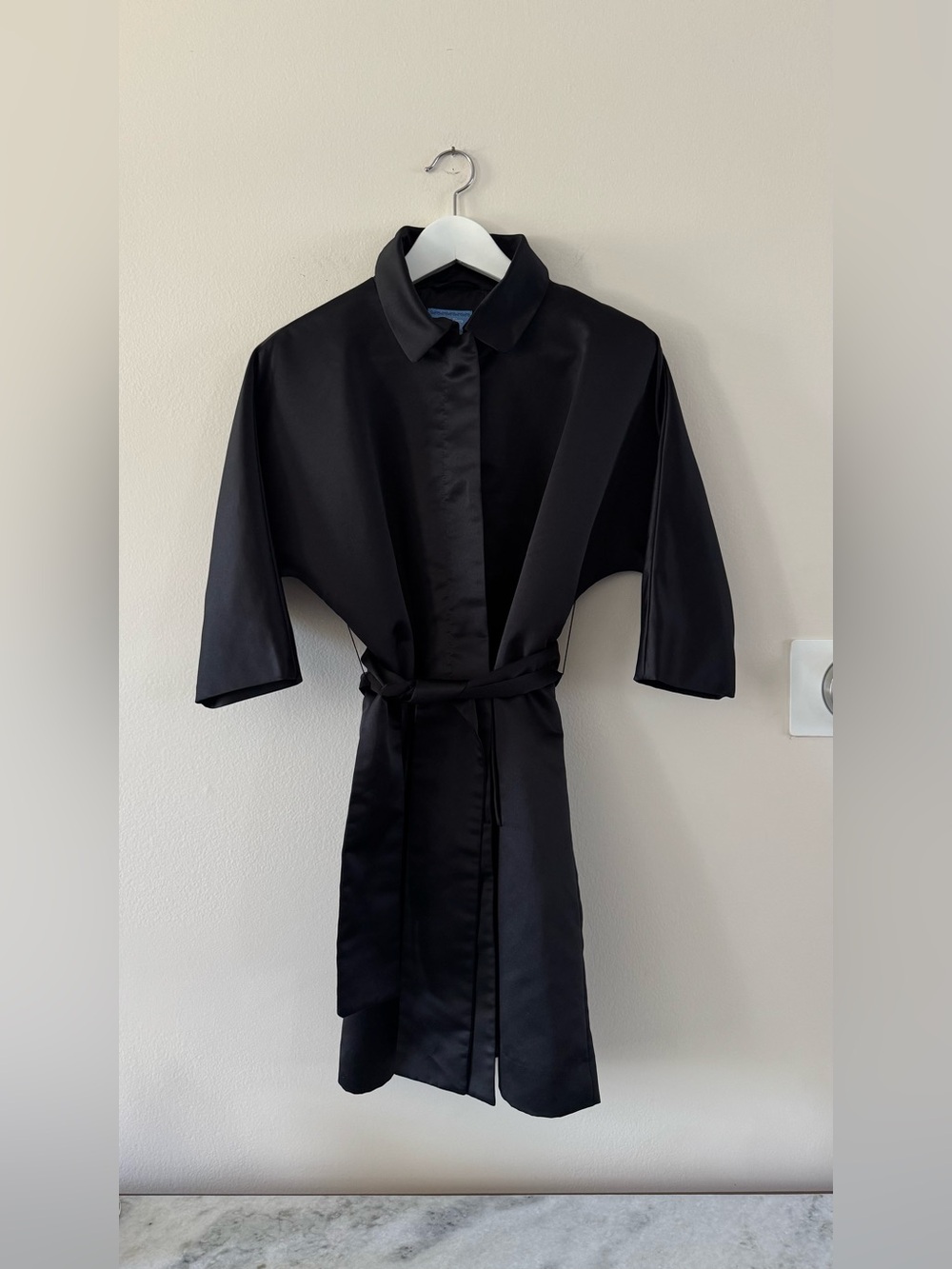 Vera Wang - Black Satin Belted Blazer Coat